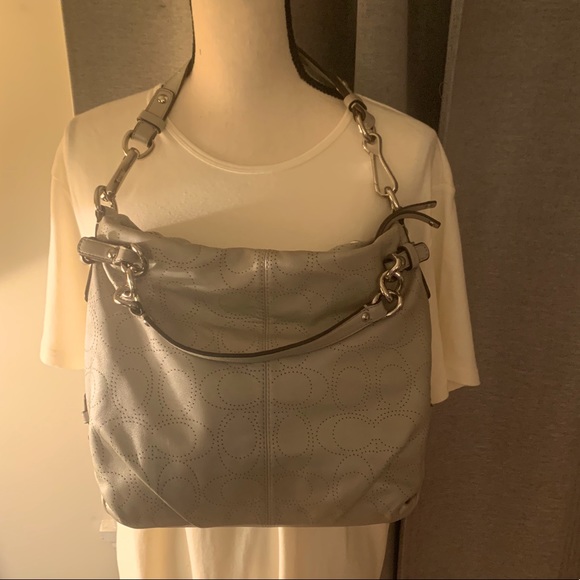Coach Leather Logo Shoulder Bag in Pearled grey - Picture 2 of 16
